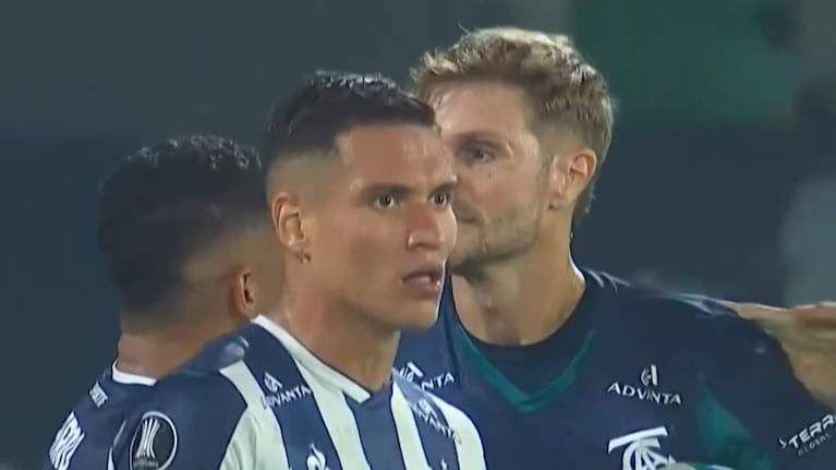 El penal atajado de Burrai a Paolo Guerrero para que Talleres le siga ganando a Alianza Lima
