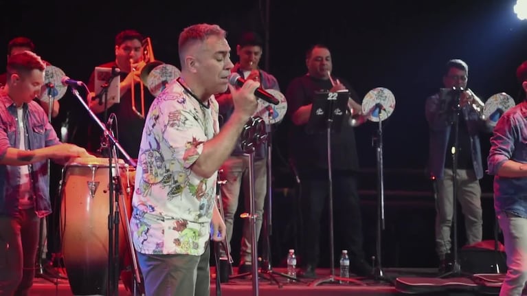 El Loco Amato presentó su nueva cumbia grabada en vivo