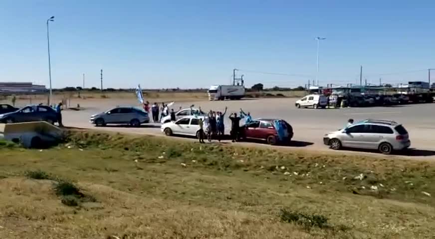 Los hinchas de Belgrano invadieron la ruta 