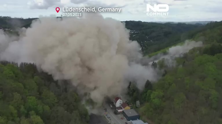 Alemania: la impactante demolición de un puente
