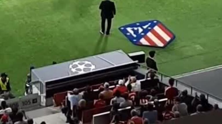 De Paul volvió a jugar y lo silbaron