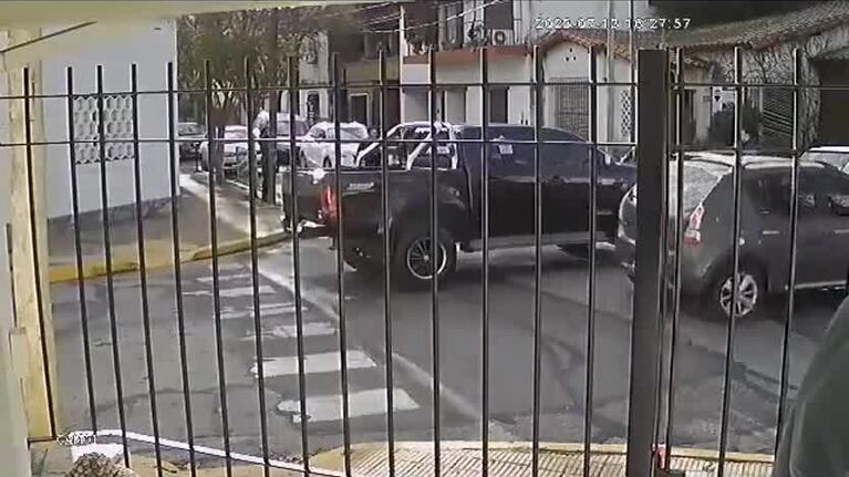 Chocó y se bajó a los hachazos
