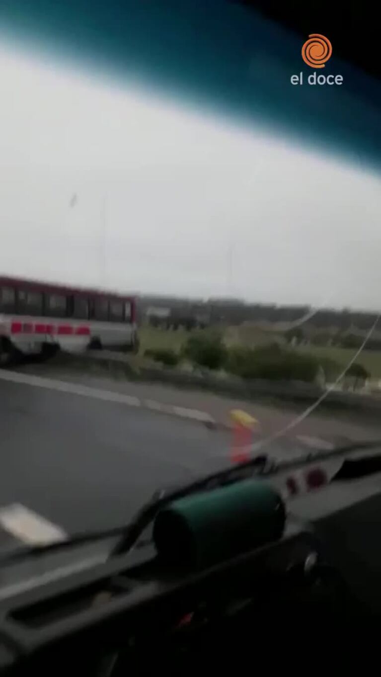 Un colectivo urbano de ERSA casi cae al barranco