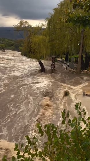 Tremendas crecidas del río Mina Clavero y el río Chico