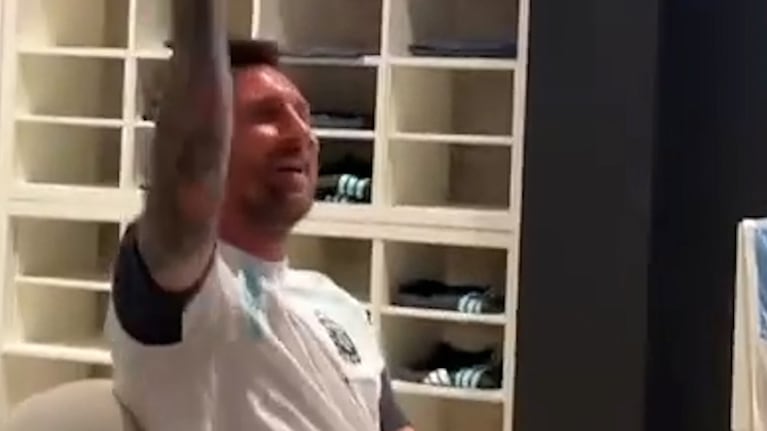 Messi deliró al ritmo de La Mona Jiménez en un show privado para la selección