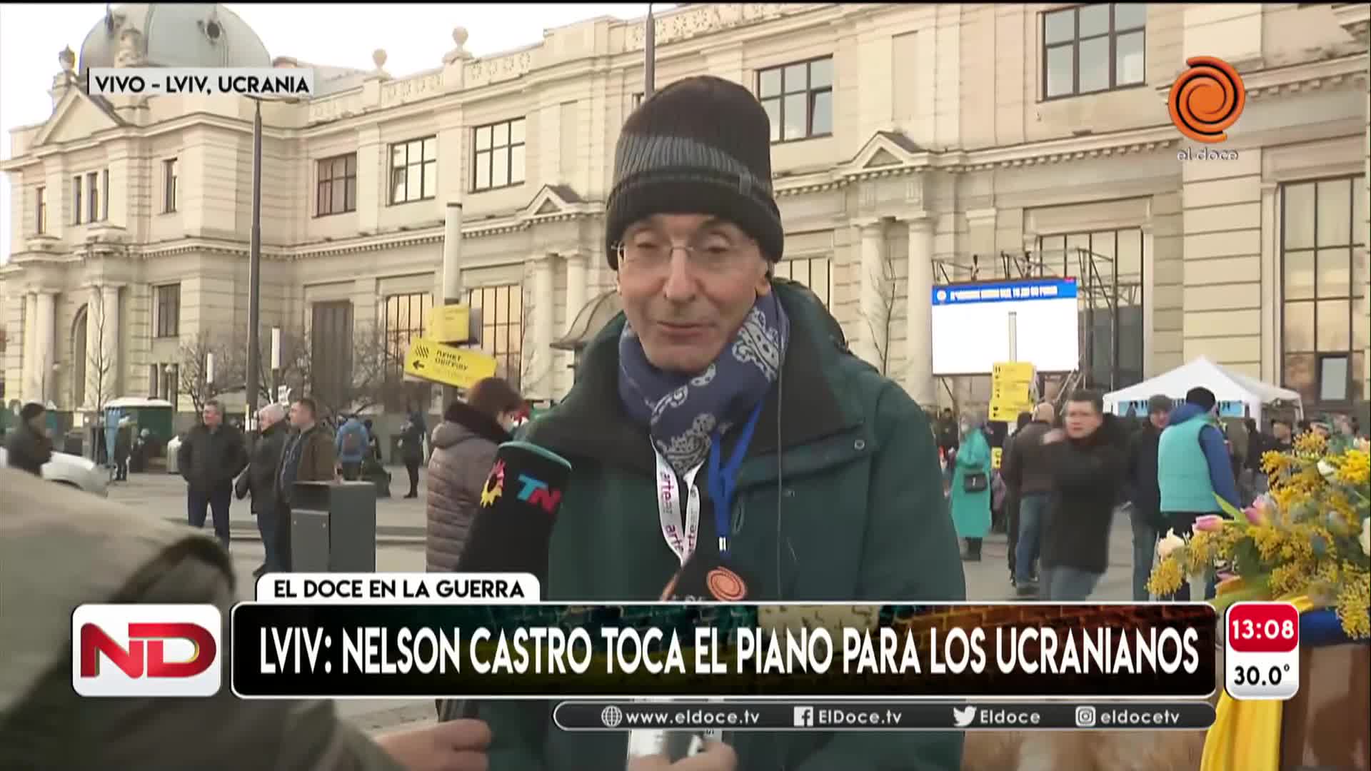 Desde Lviv, Nelson Castró tocó el piano para los ucranianos