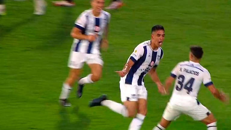 El gol de Juan Rodríguez para el 1 a 0 de Talleres ante Sarmiento de Junín