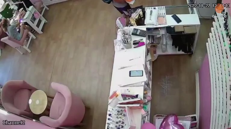 Menor de edad pidió agua y robó en un local