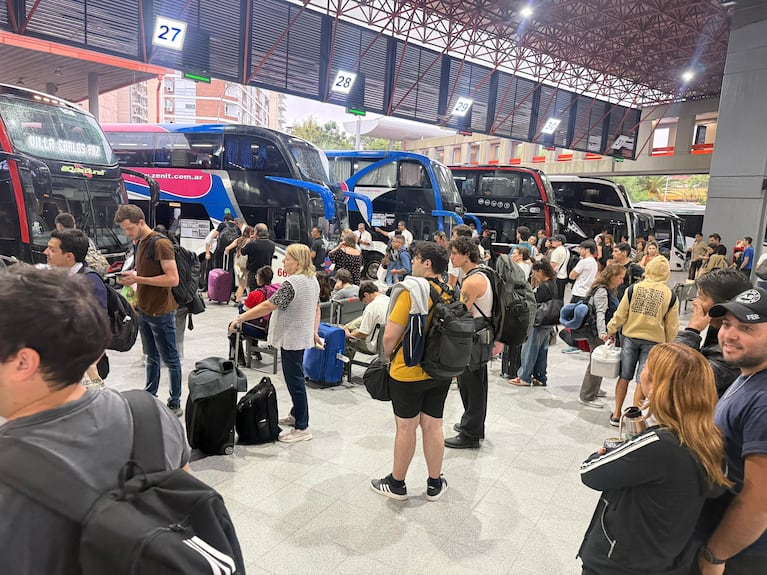 La Terminal de Ómnibus, colmada en el inicio de Semana Santa