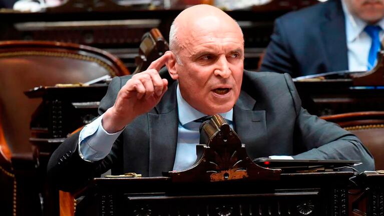 Espert denunció que grupos kirchneristas atacaron su casa y Milei lo respaldó: “No nos van a intimidar”