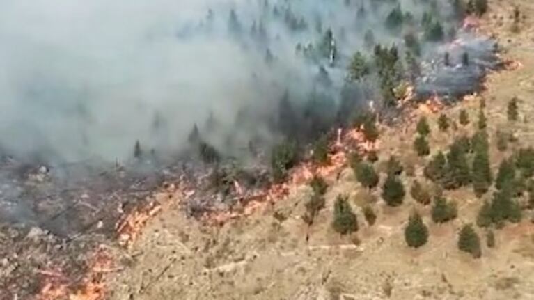 Desde el aire, así se ve el impresionante incendio en la zona de El Durazno