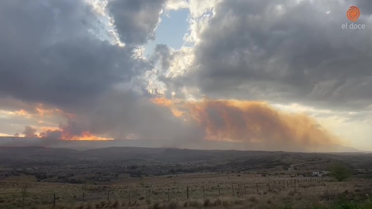 Luchan contra el fuego en Icho Cruz