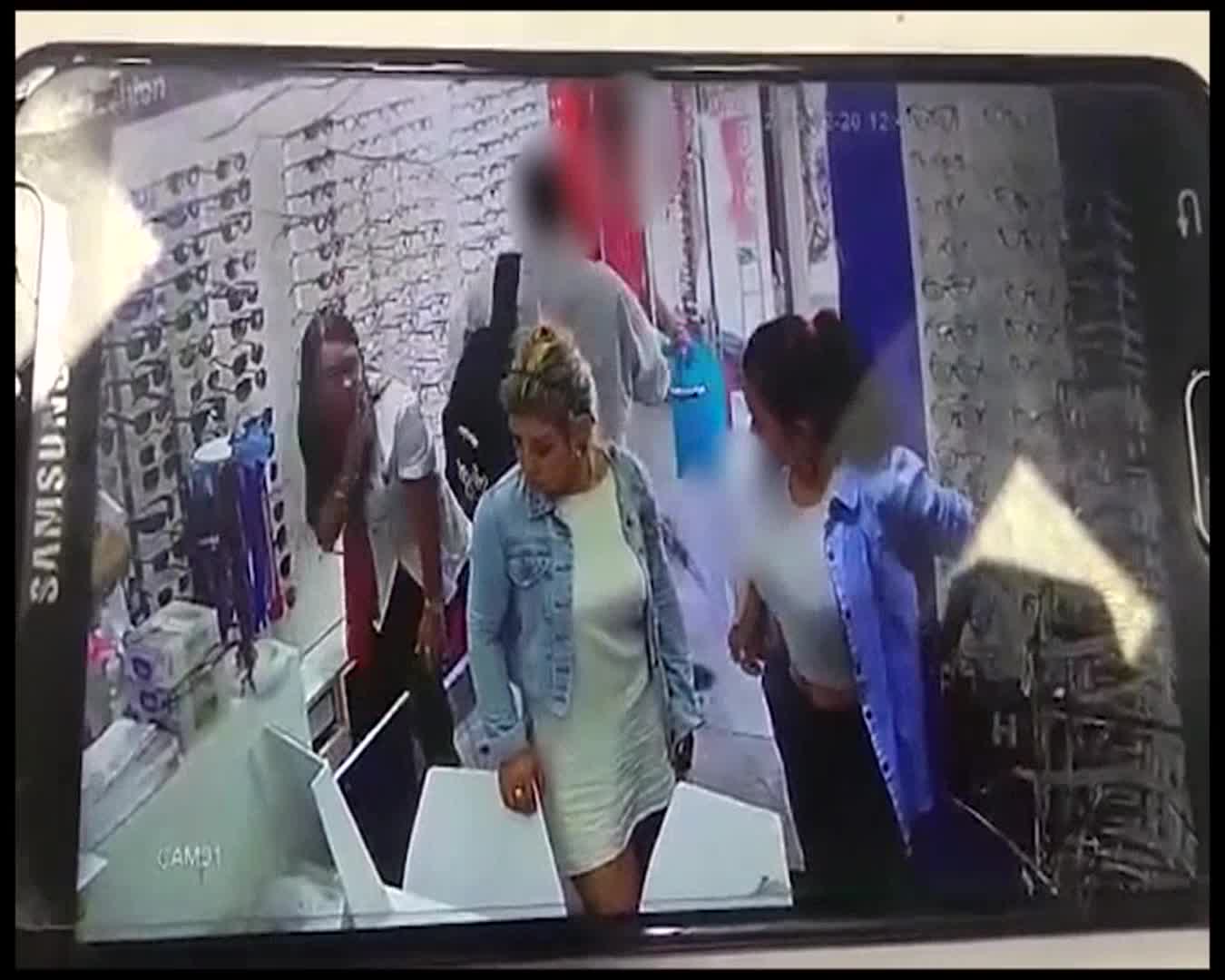 Robaron con un nene en una óptica del centro