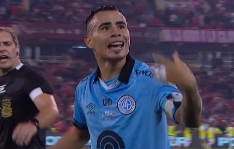 Golazo del Chino Zelarayán para el 2 a 0 de Belgrano ante Independiente