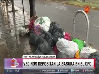 Le tiraron la basura en el CPC