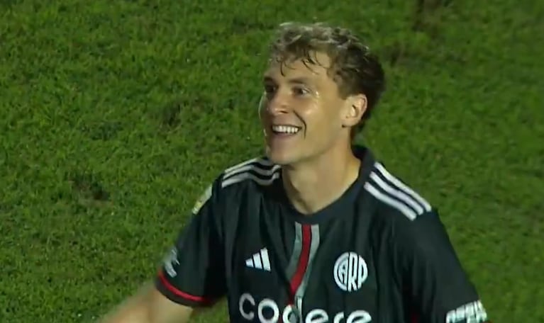 El tercer gol de Colidio para el 3 a 1 de River sobre Instituto en Alta Córdoba