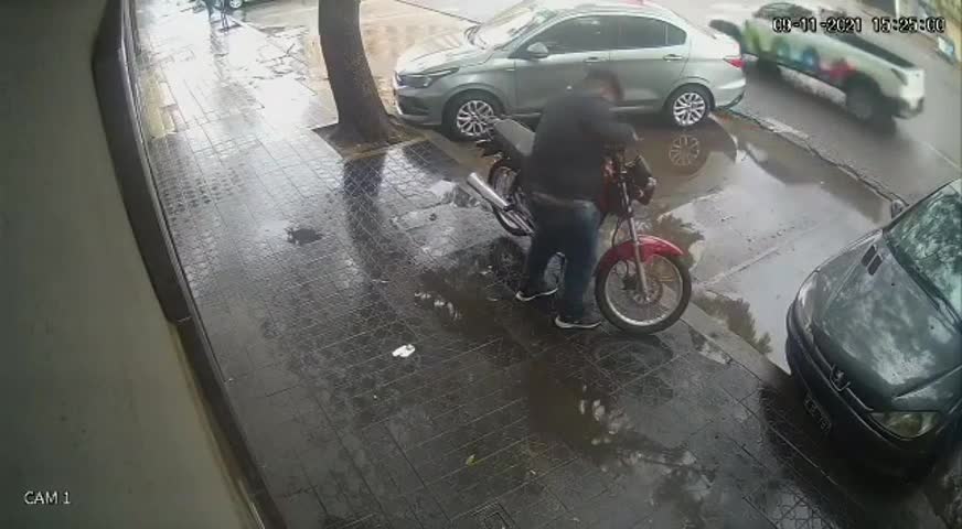 Córdoba: robó una moto en 25 segundos