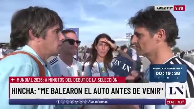 Hinchas argentinos en medio de un tiroteo rumbo a la cancha