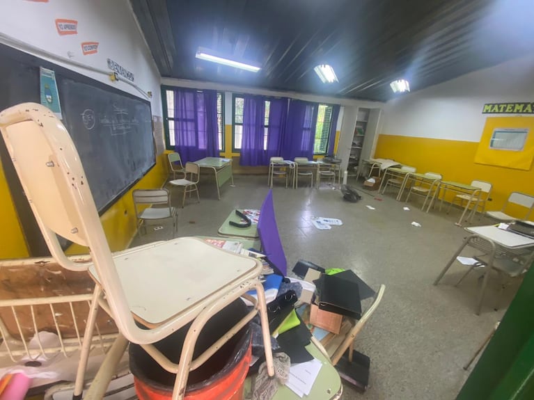 Desvalijaron una escuela de Córdoba y destrozaron los elementos