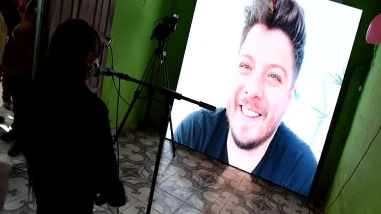Día del niño: Damián Córdoba sorprendió a un merendero