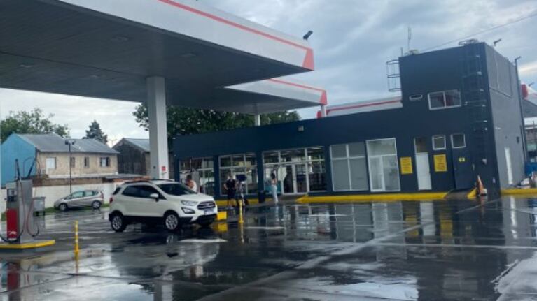 El recorrido por la estación de servicio donde asesinaron al playero
