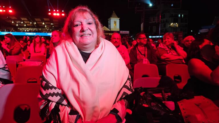 Lleva 30 años en la misma silla del festival de Cosquín y reveló la fórmula de la asistencia perfecta