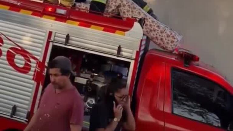 Rescate de una niña tras la explosión en La Para