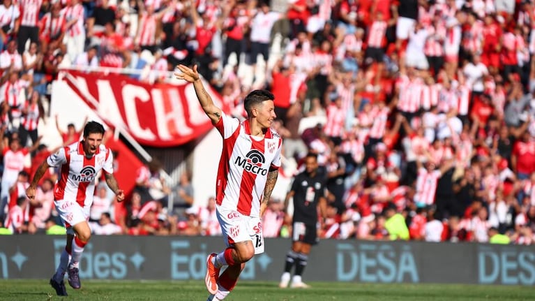 Así fue el remate de Gastón Lodico para el 2 - 0 de Instituto ante Riestra