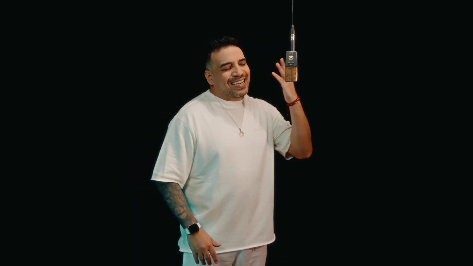 Dale Q' Va lanzó el videoclip de "El amor de mi herida"