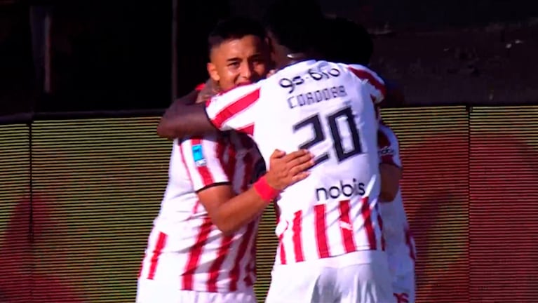 El gol de Luna para el 1 a 0 de Instituto ante Deportivo Riestra