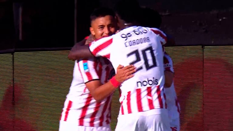 El gol de Luna para el 1 a 0 de Instituto ante Deportivo Riestra