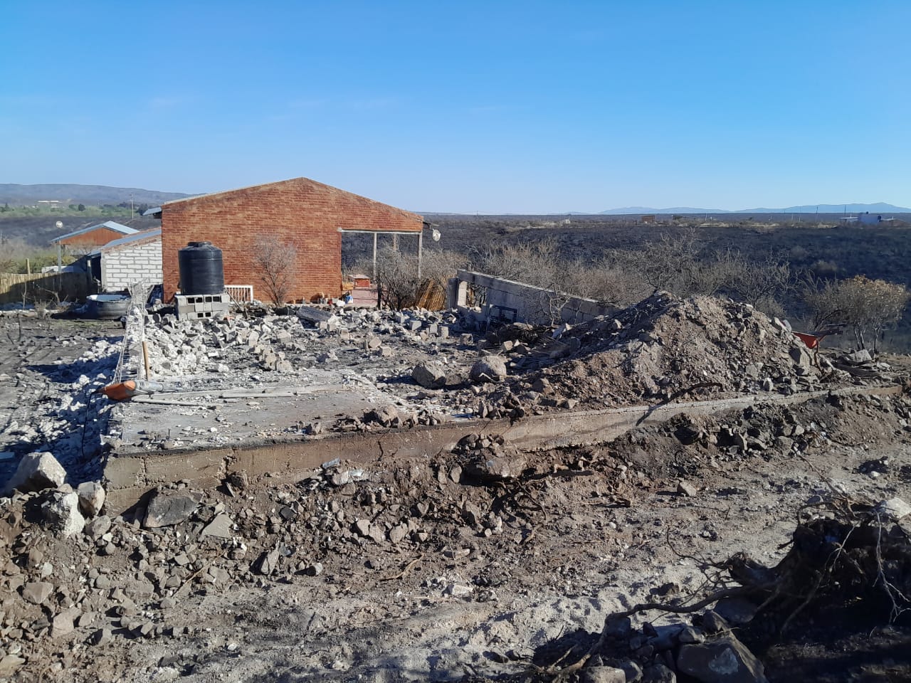 Reconstruyó su casa a un año de perderla con el fuego en el incendio de Los Cocos. 