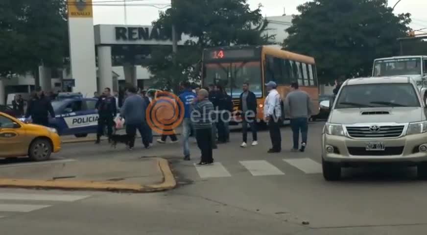 Tensión entre empleados de Luz y Fuerza y limpiavidrios