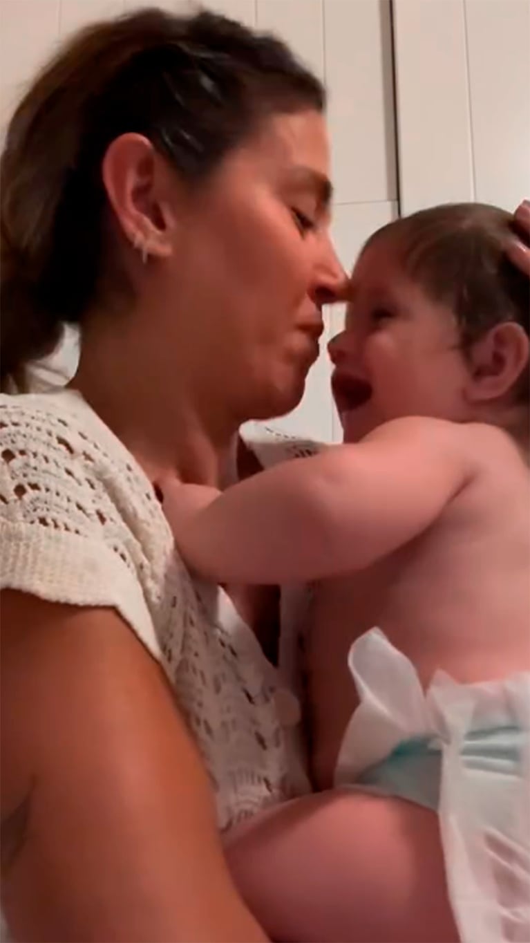 Jimena Barón a puro mimo con su hijo Arturo