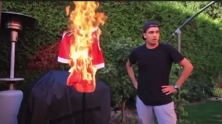 Se guió por los rumores del mercado y quemó la camiseta 7 de Ronaldo