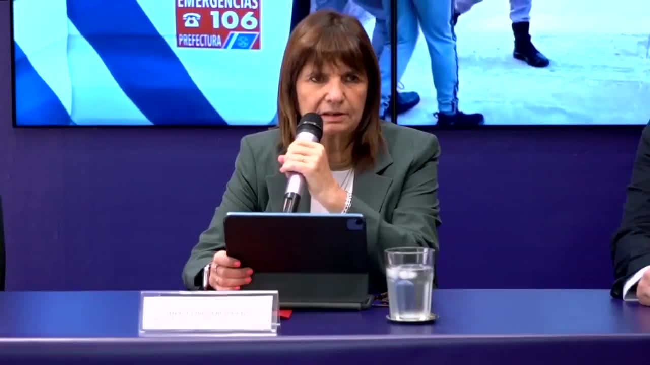 Patricia Bullrich en conferencia de prensa. 