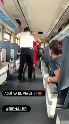 El tren se llenó de cuarteto con los bailarines