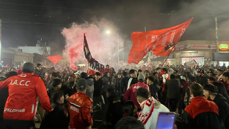La locura de los hinchas de Instituto en el banderazo por los 107 años