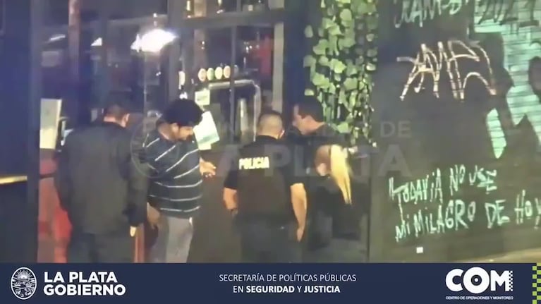 Rompió un vidrio para robar cerveza de un bar