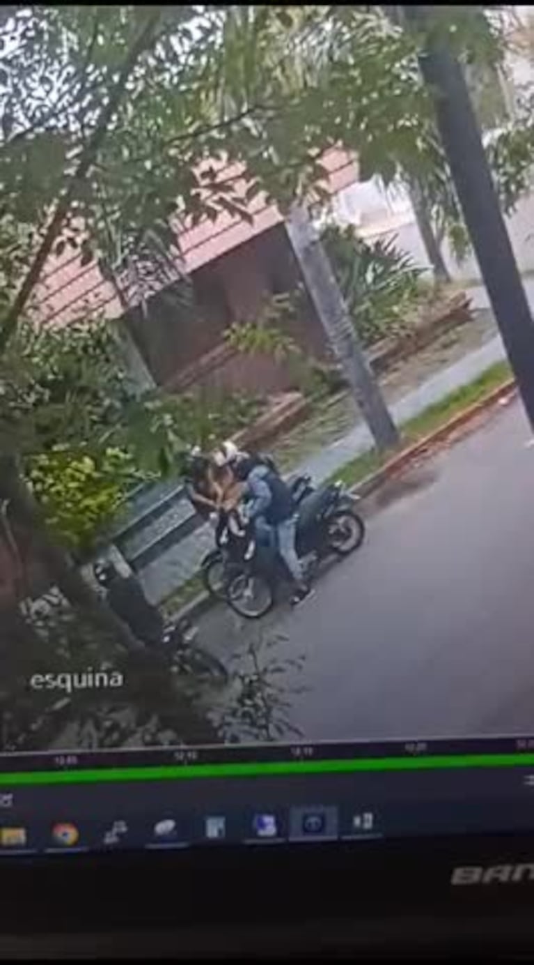 Motochoros le robaron la moto en segundos
