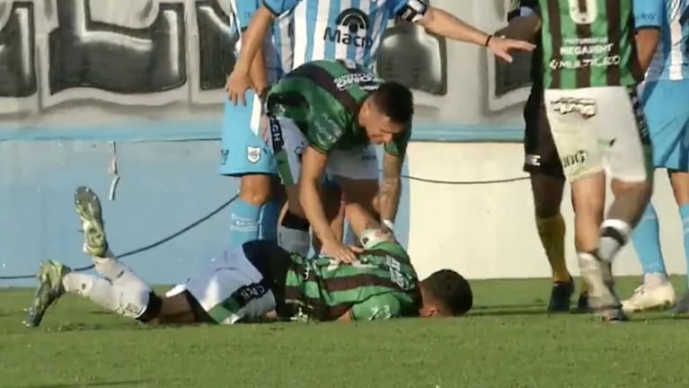 La estremecedora lesión de un jugador del ascenso después de una patada criminal