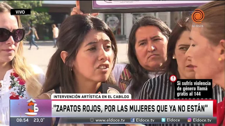 Intervención de los "Zapatos Rojos, por las mujeres que ya no están"