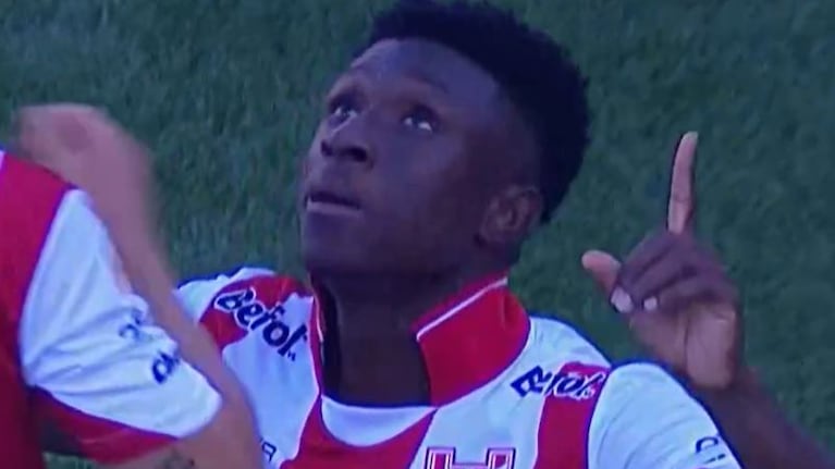 El golazo del colombiano Jhon Córdoba y el 1 a 0 de Instituto ante Atlético Tucumán