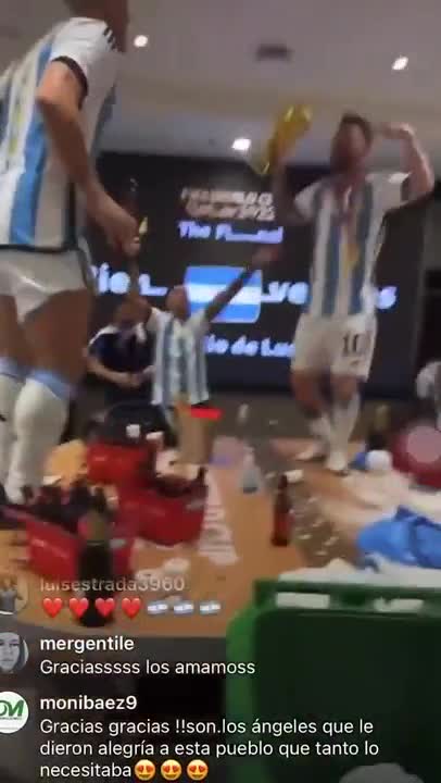 El eufórico festejo en el vestuario argentino