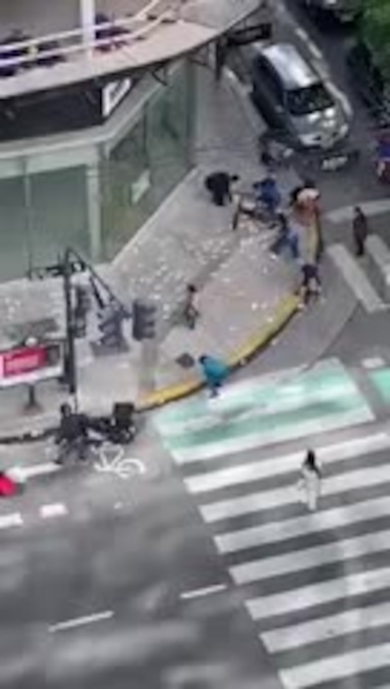 Lluvia de billetes en Buenos Aires