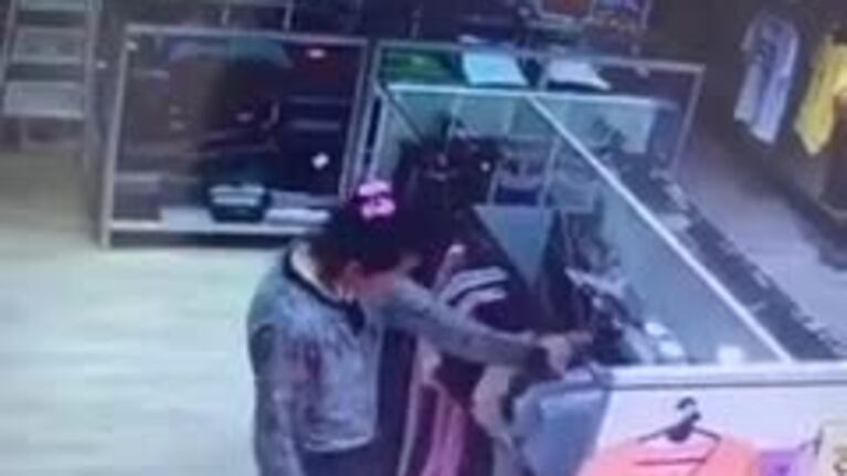 Utilizó a su pequeño hijo para robar