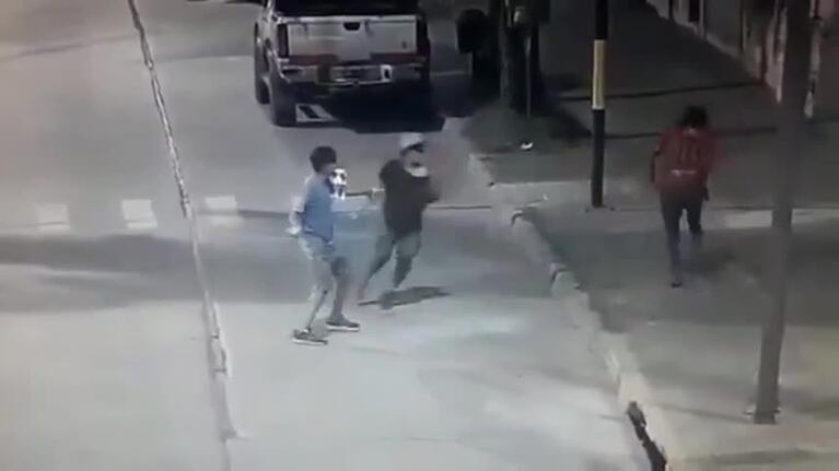 Está en coma un hombre que fue atacado por dos menores