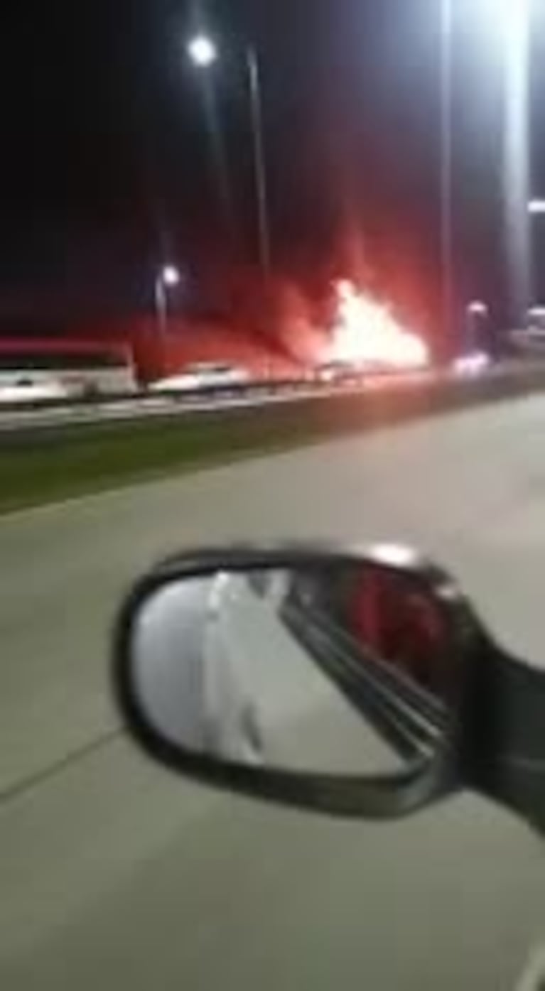 Impresionante incendio del colectivo de Ersa