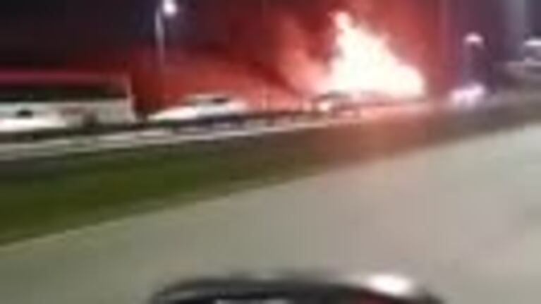 Impresionante incendio del colectivo de Ersa