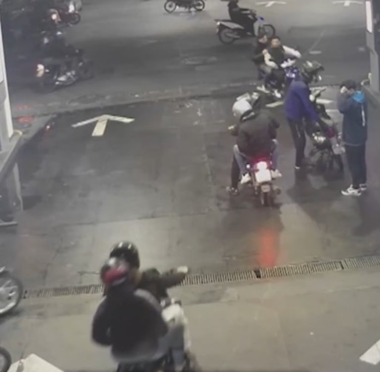 Impactante robo piraña en una estación de Córdoba